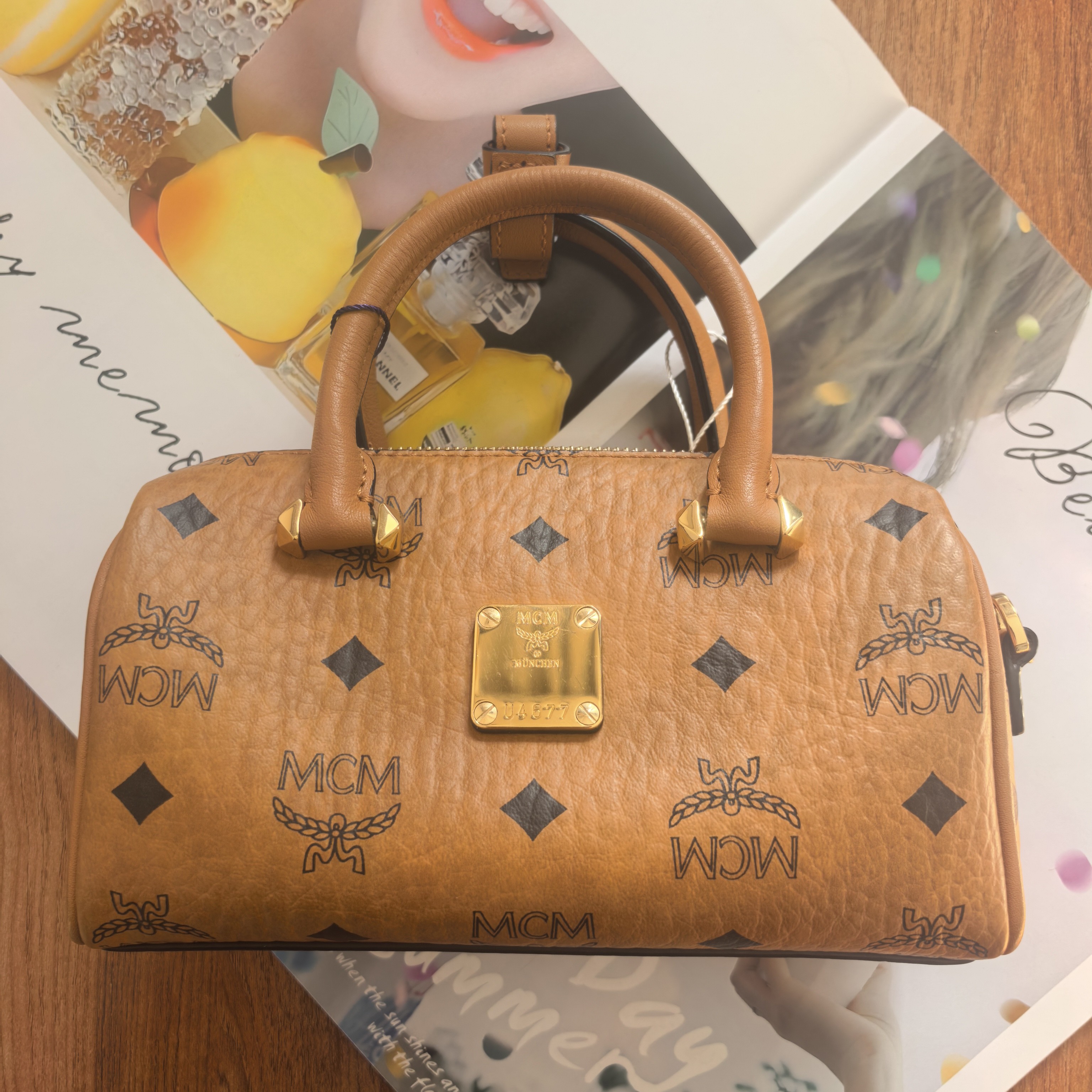 95新 MCM 大麦中古/mcm干邑色波士顿/斜挎包
