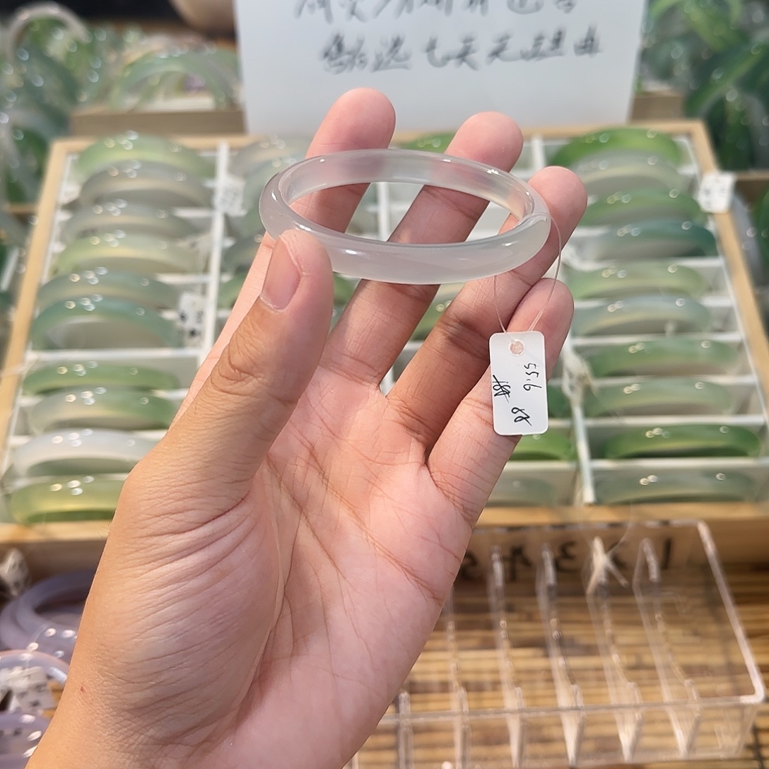 玛瑙/玉髓未镶嵌手镯圈口55.6