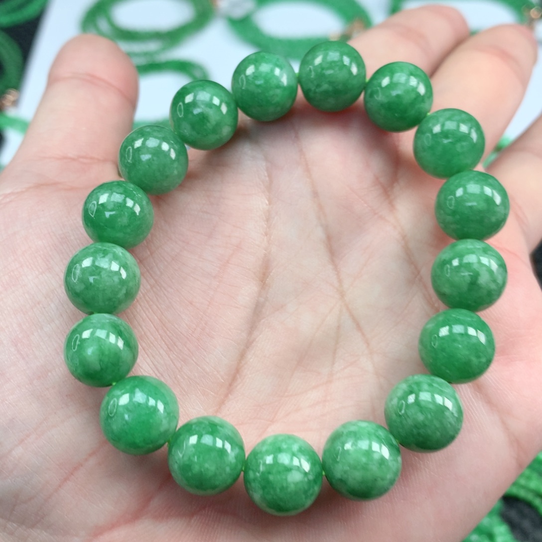 翡翠手链未镶嵌翡翠