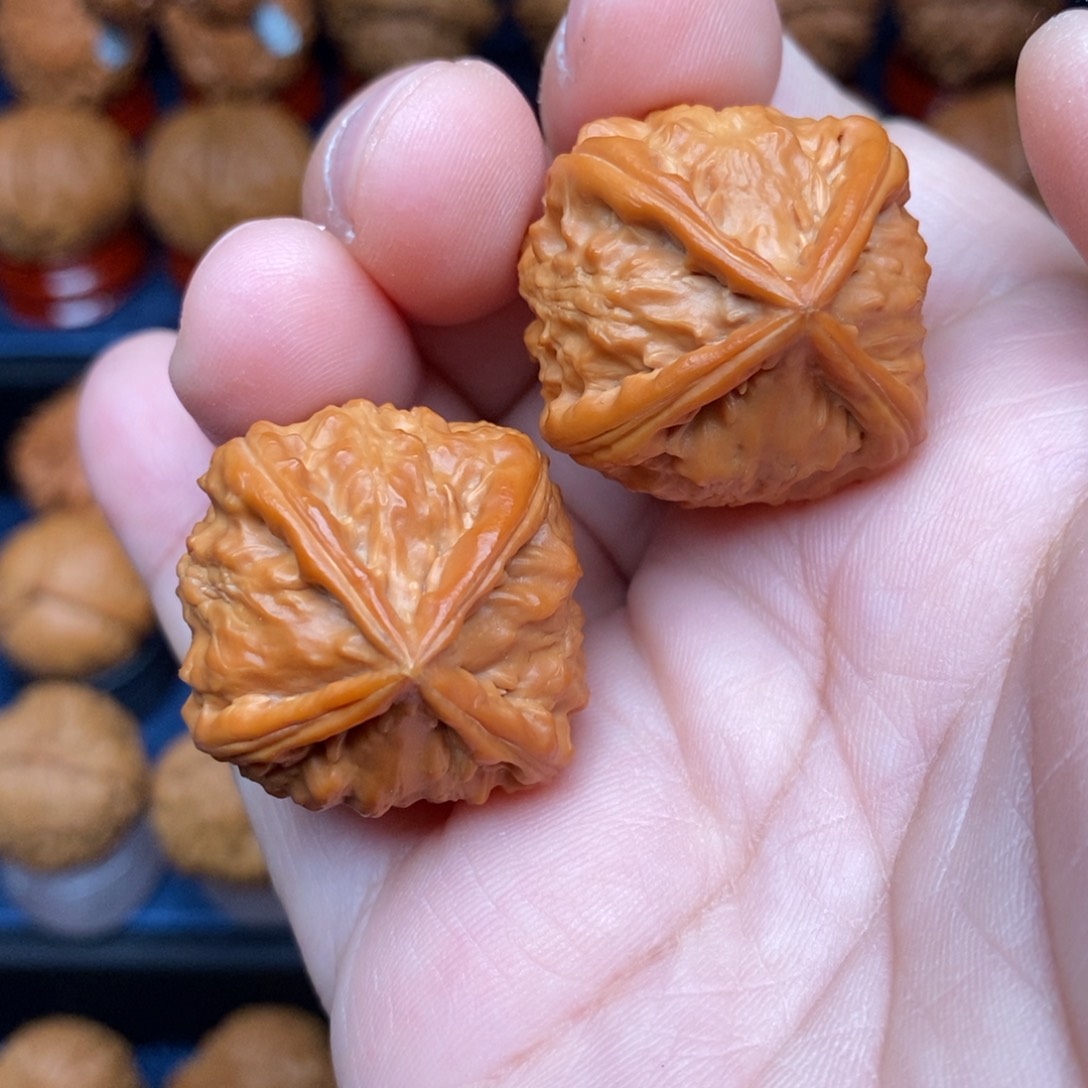 文玩核桃把件。****。手捻