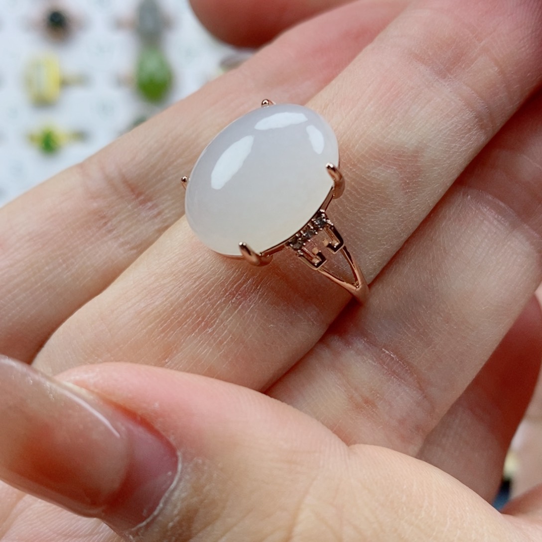 未镶嵌戒指和田玉