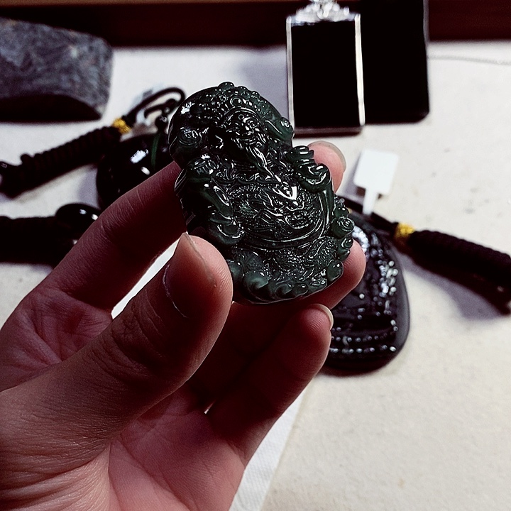 翡翠未镶嵌颈饰翡翠