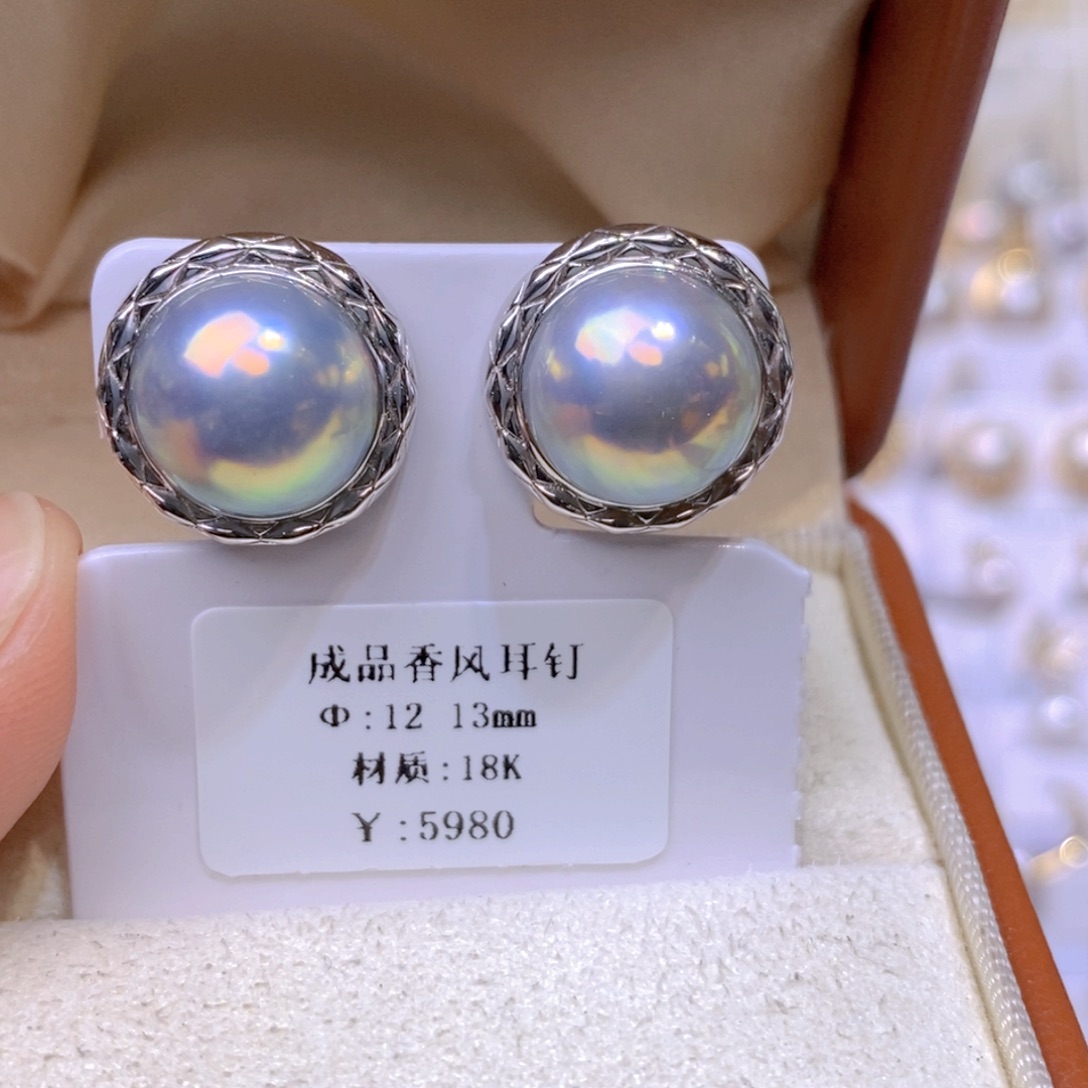 耳饰拼合珍珠（马贝珠）18K金镶嵌