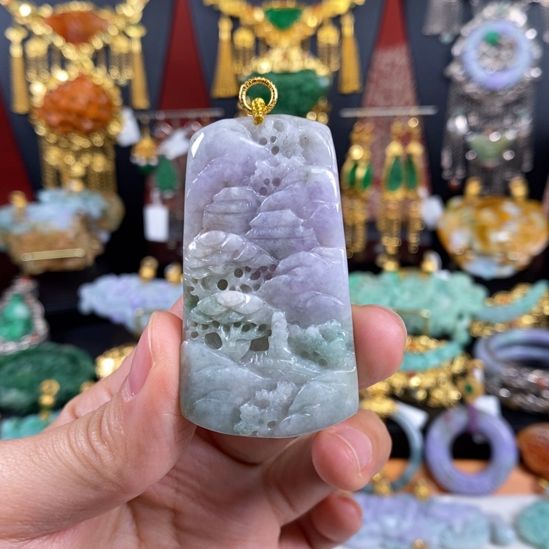 翡翠颈饰未镶嵌山水吊坠 亏清