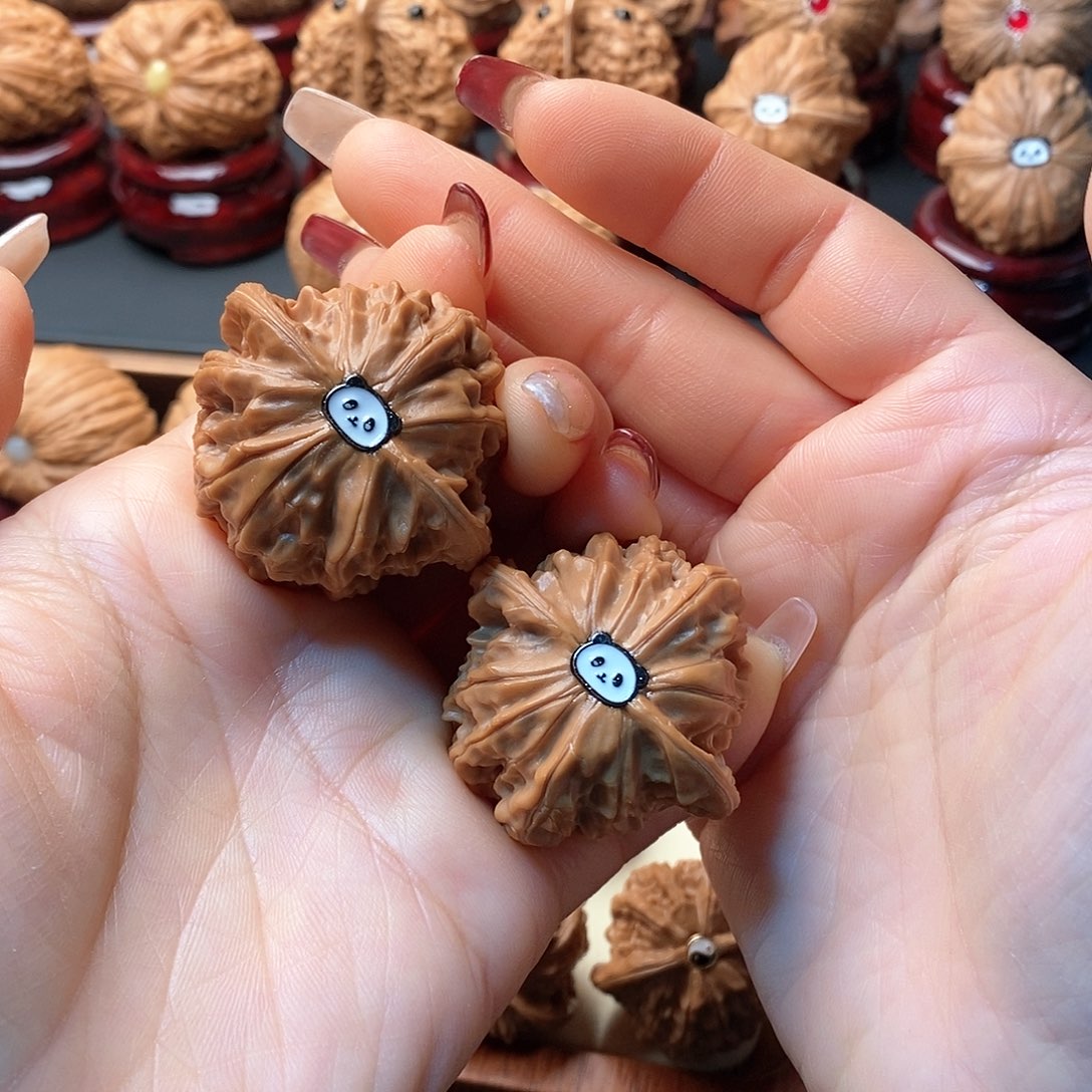 文玩核桃吊坠山地磨