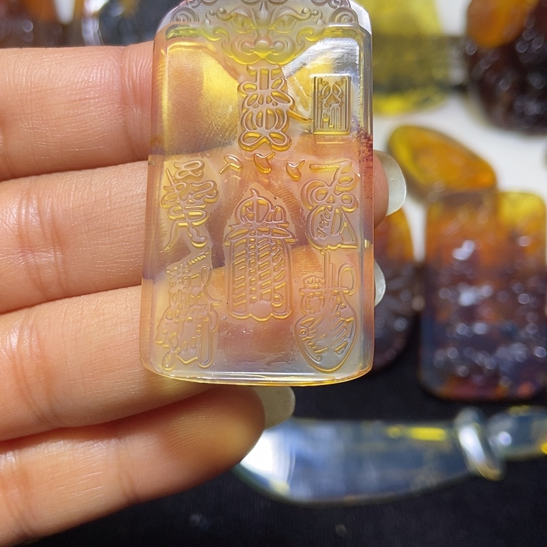 琥珀未镶嵌颈饰缅甸天然琥珀吊坠