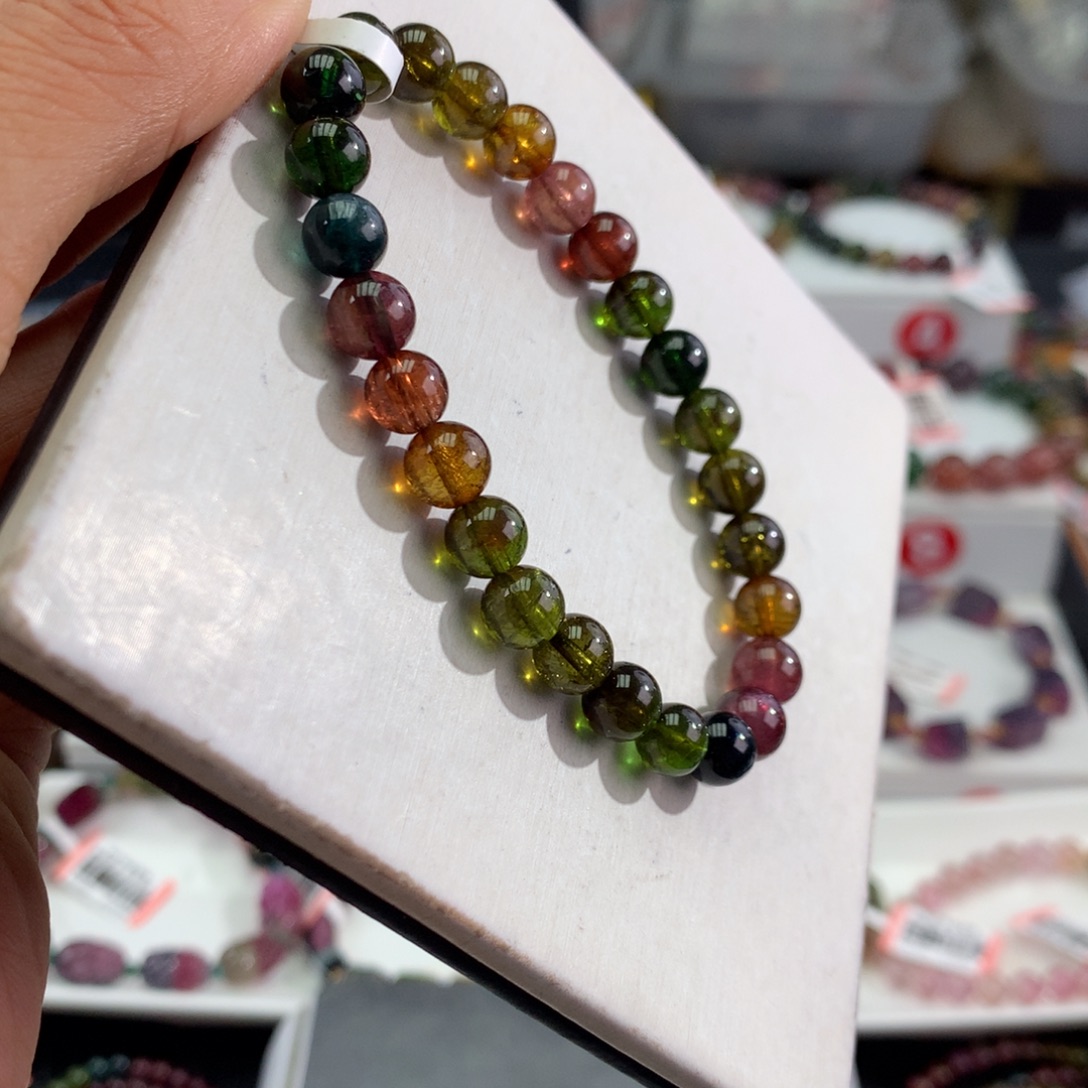 手链碧玺未镶嵌     7mm。  