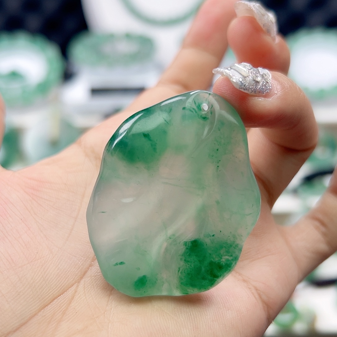 石英质玉未镶嵌吊坠(赠链)