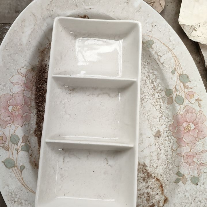 摆件陶瓷盘子碗啥都有