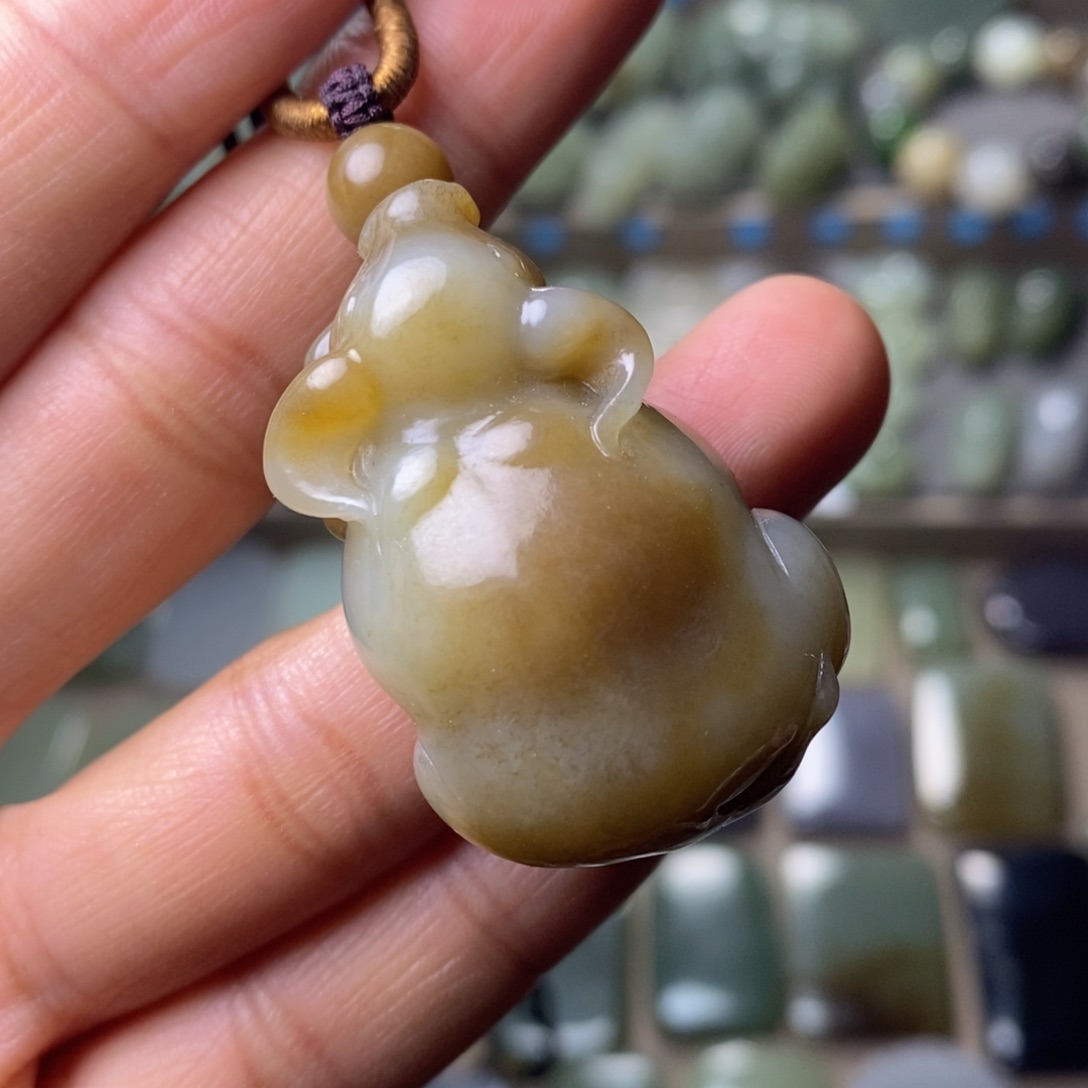 和田玉颈饰未镶嵌