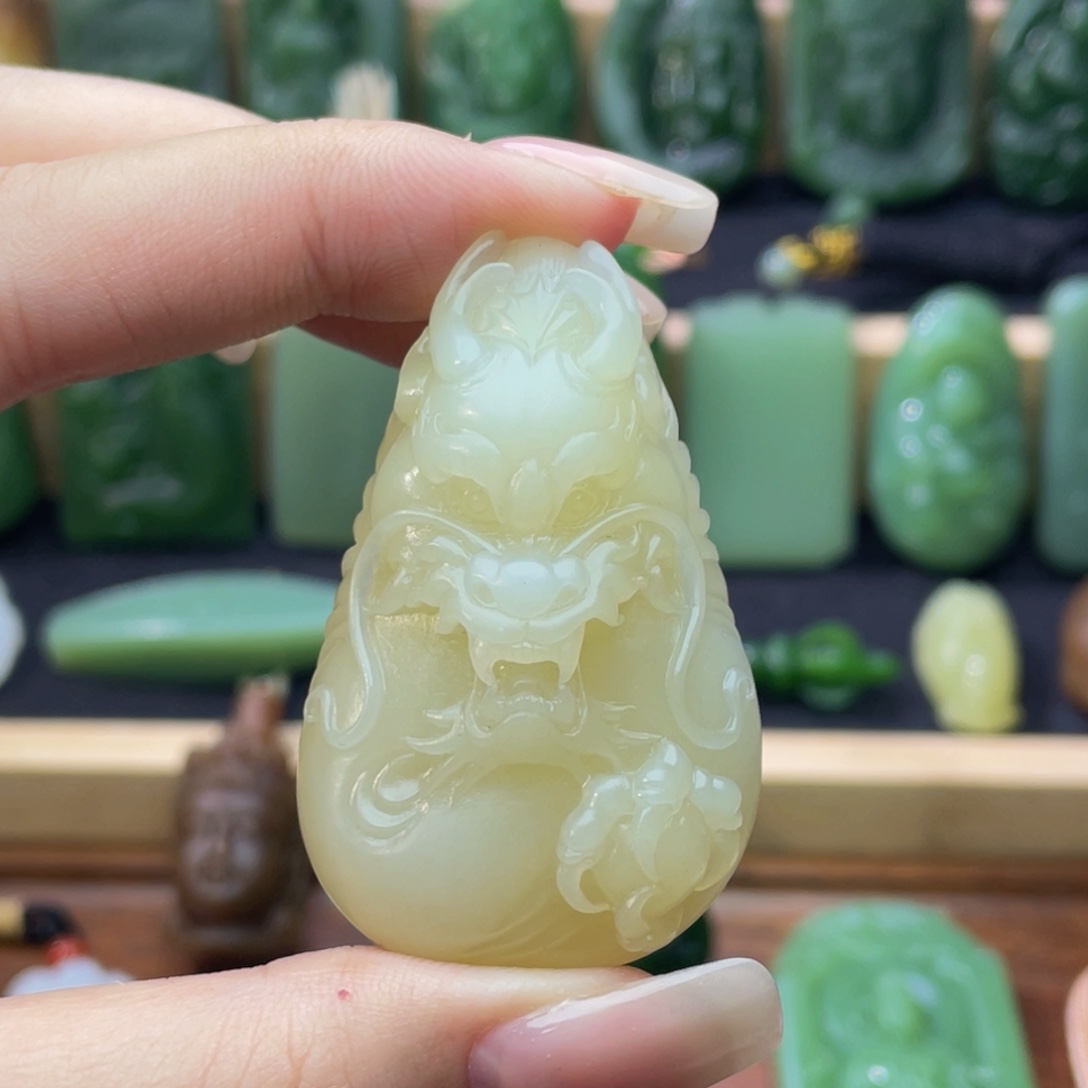 和田玉未镶嵌颈饰蜜糖·龙