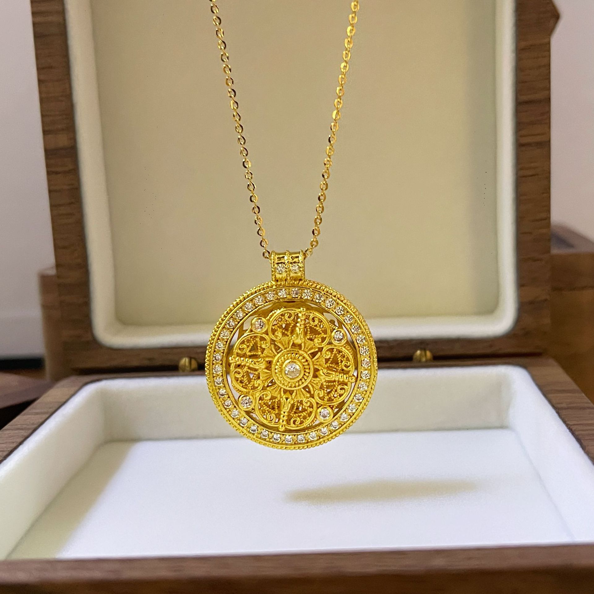 HEMEI/赫美轻奢 御钻珍华罗盘吊坠镀K金