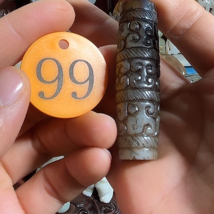 和田玉未镶嵌把件