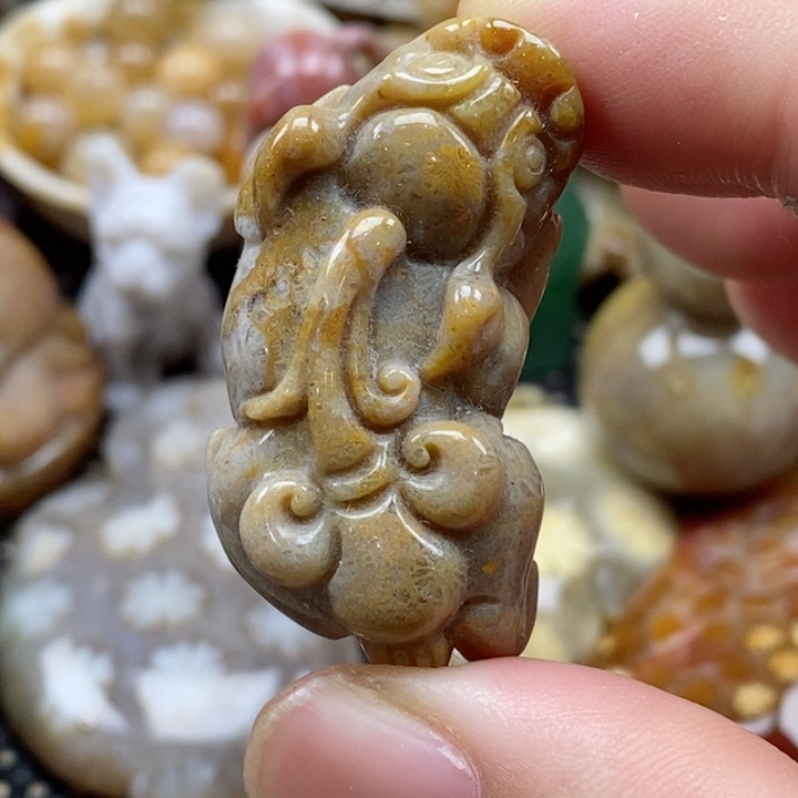 硅化珊瑚（珊瑚玉）颈饰未镶嵌特价