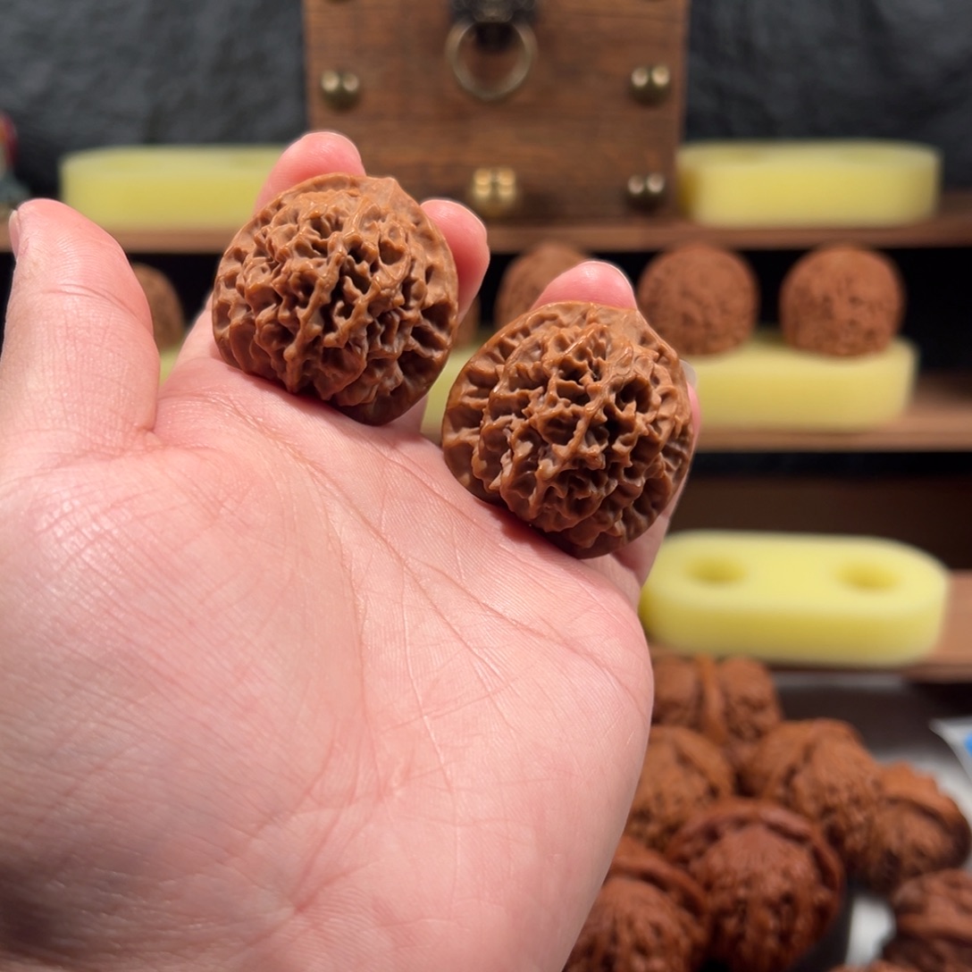 Y***.文玩核桃吊坠秦闷