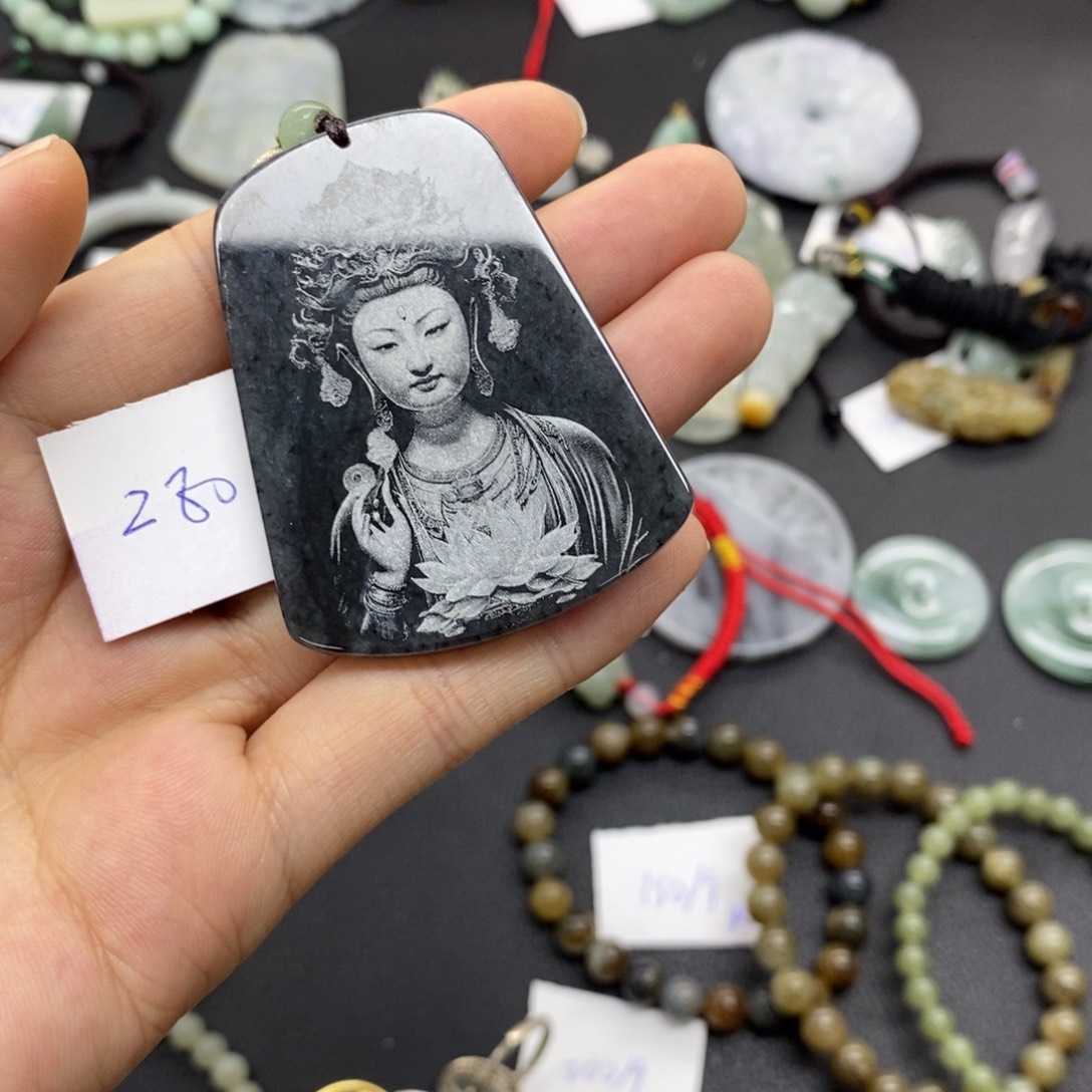 翡翠未镶嵌颈饰16890