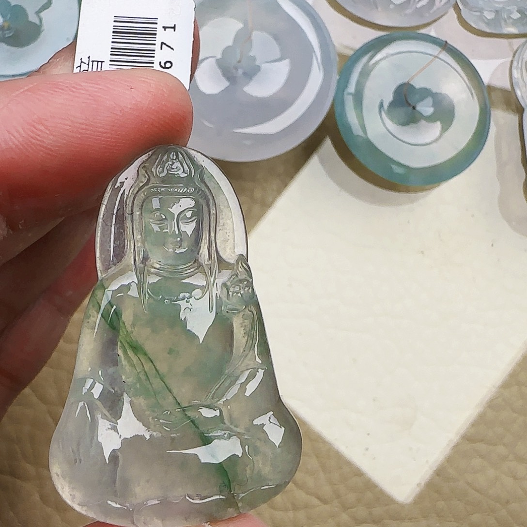 翡翠未镶嵌颈饰翡翠