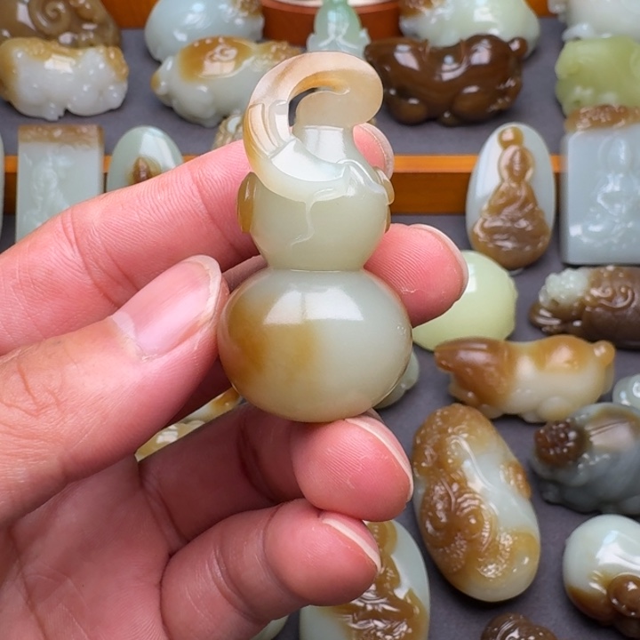 和田玉颈饰未镶嵌萍*