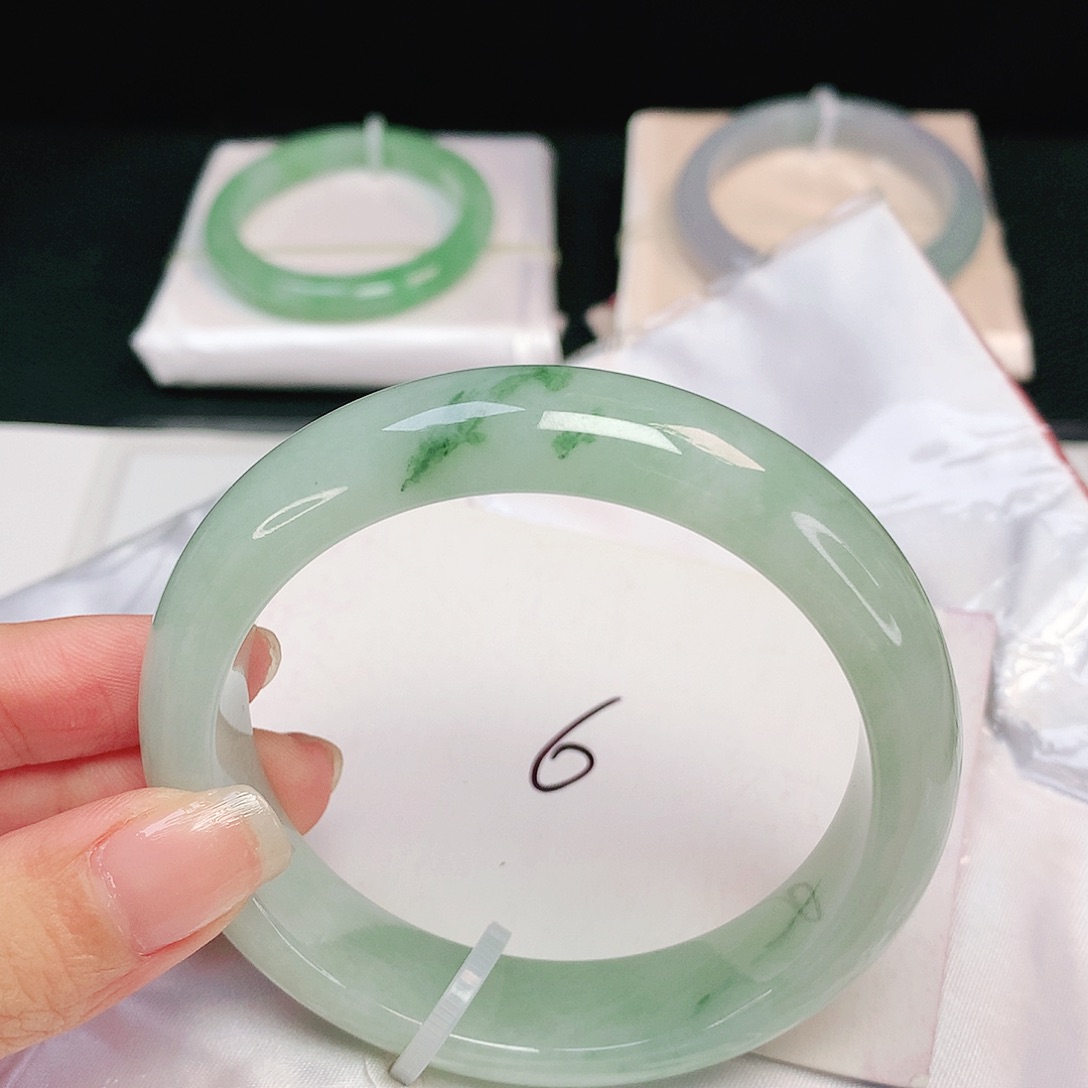 翡翠未镶嵌手镯轮胎57+