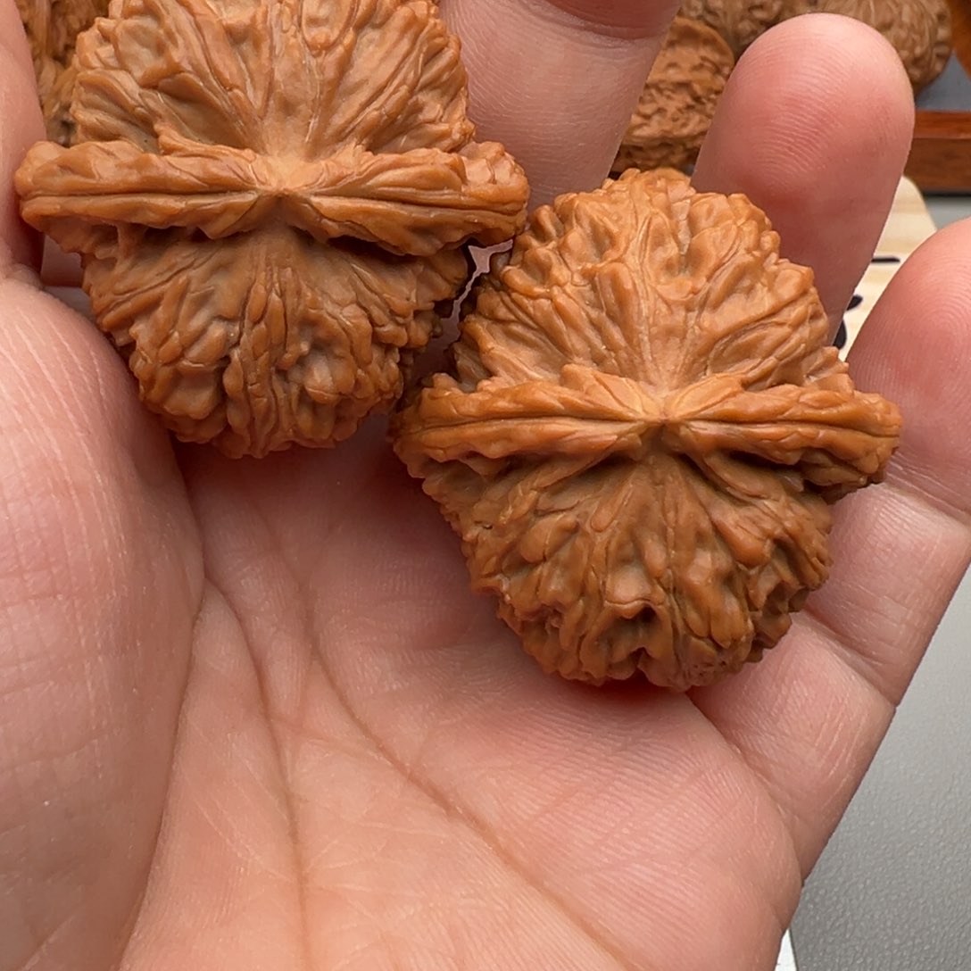文玩核桃把件球白