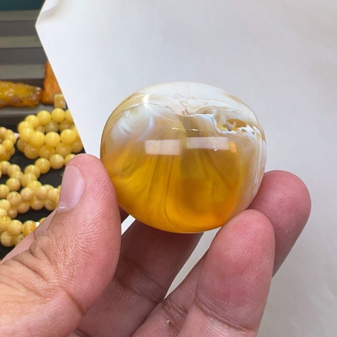 蜜蜡未镶嵌珠宝奇石29.28克