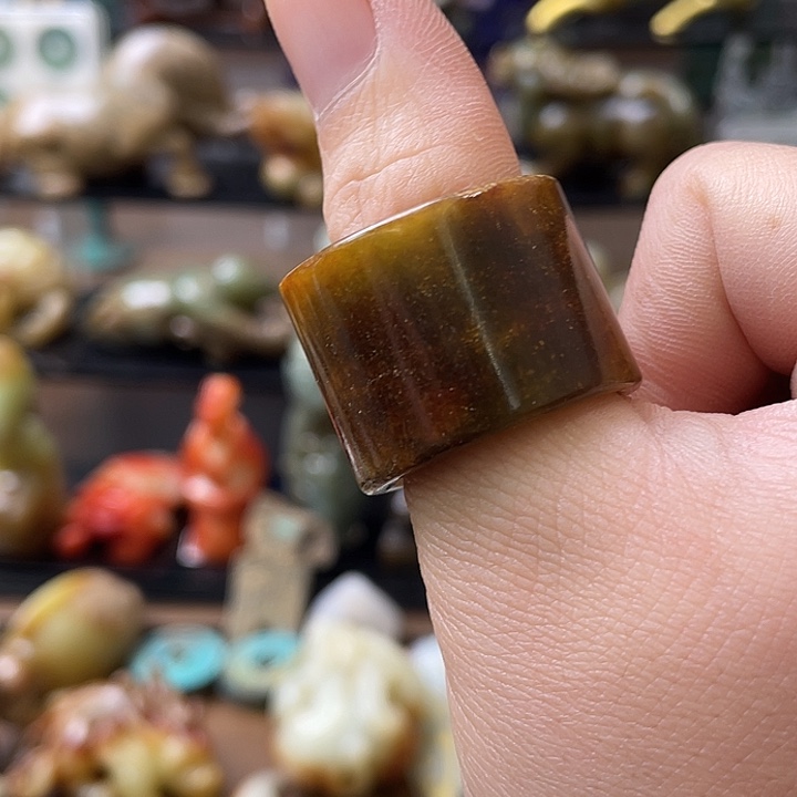 和田玉（糖玉）未镶嵌颈饰