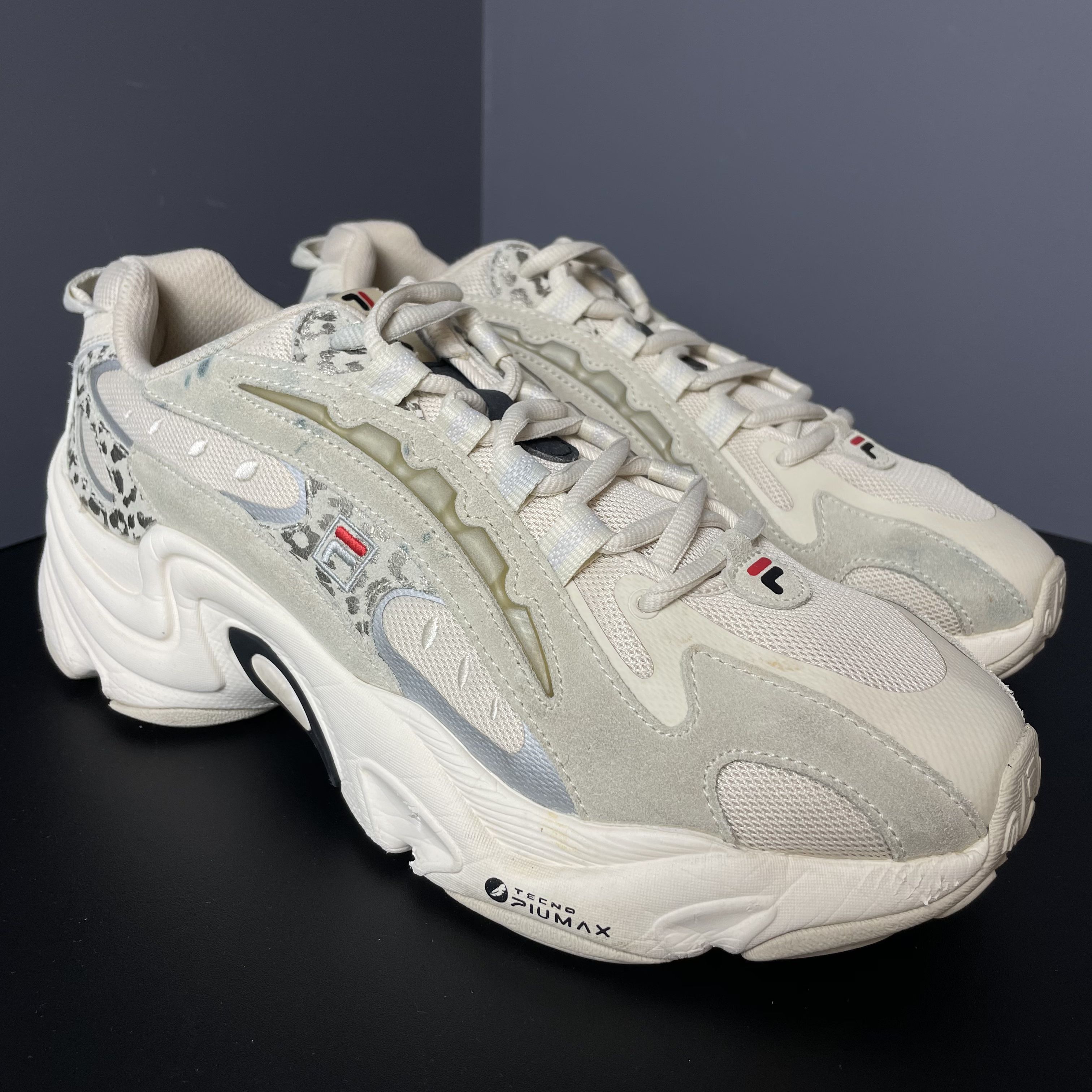 90新 Fila/斐乐 44.5码 Pantera 运动休闲鞋 米色 无盒