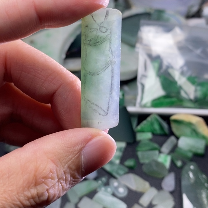 翡翠未镶嵌颈饰翡翠