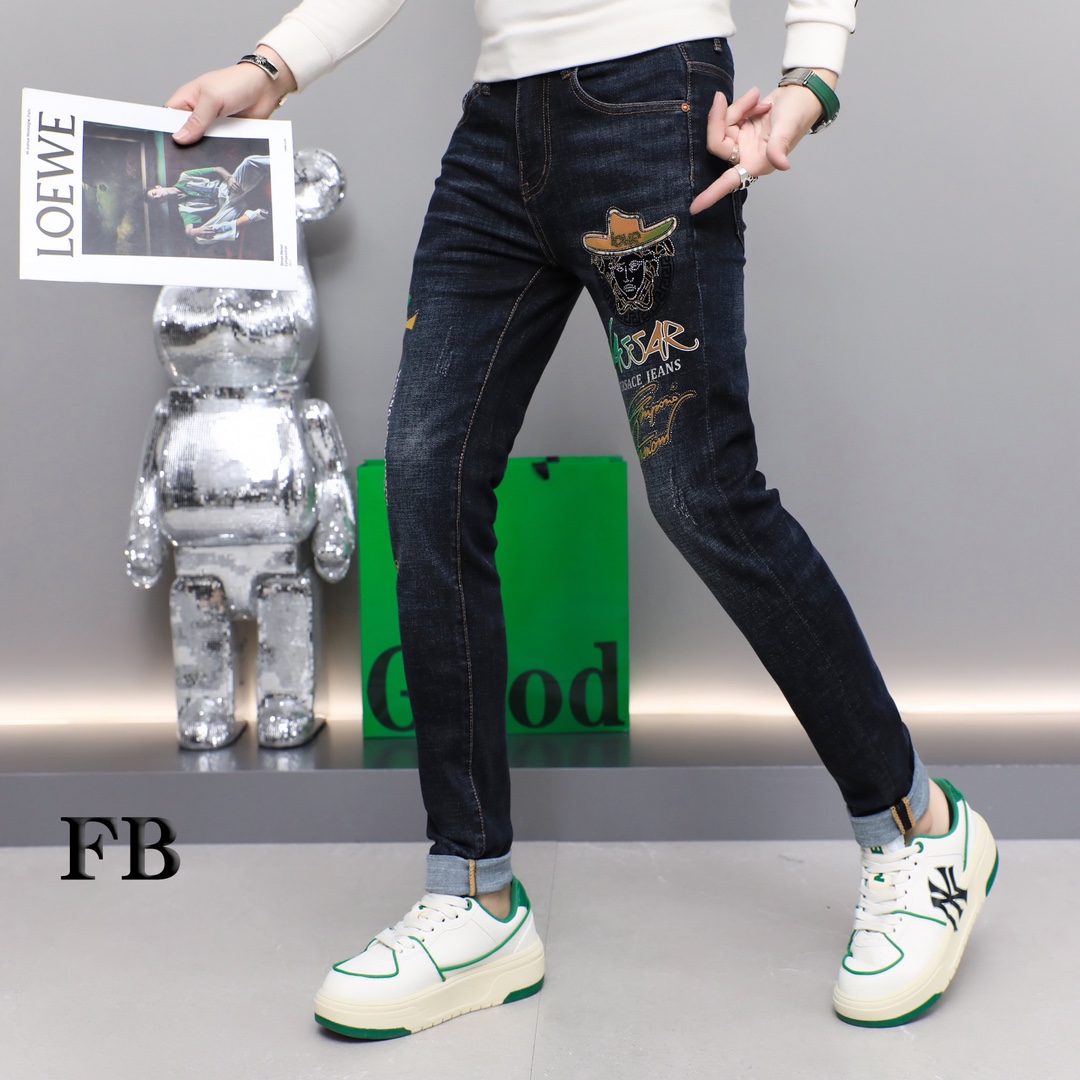 9005秋季新款时尚男士修身烫钻修身小脚牛仔裤