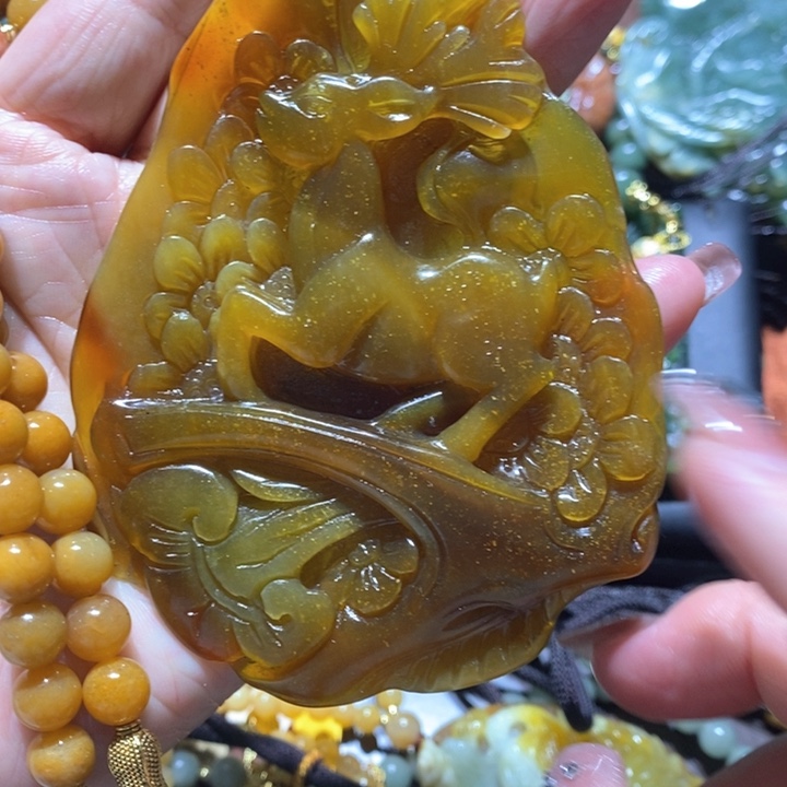 岫玉未镶嵌珠宝奇石