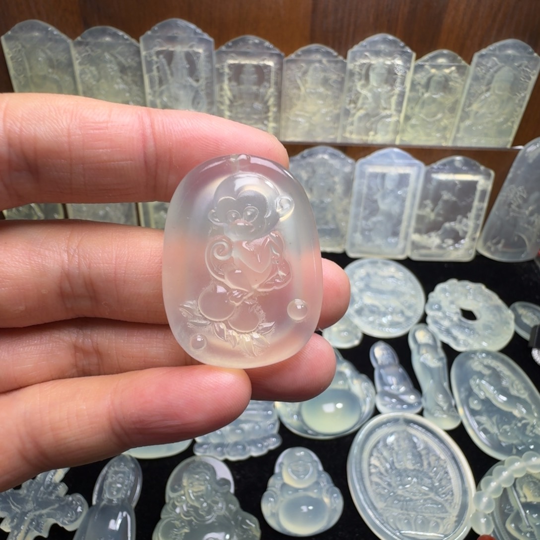 歪***！蛇纹石玉合金颈饰