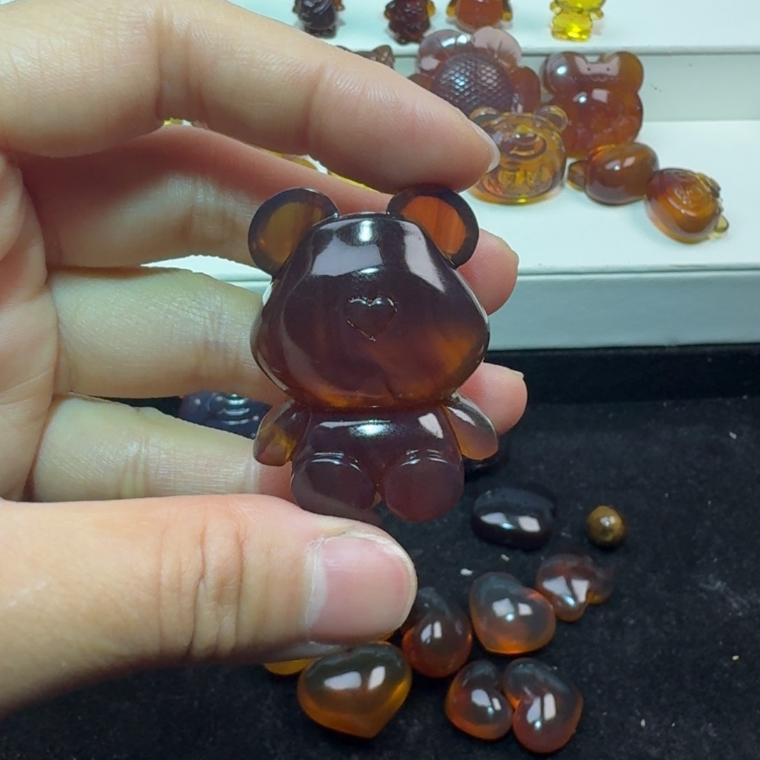 琥珀颈饰未镶嵌琥珀