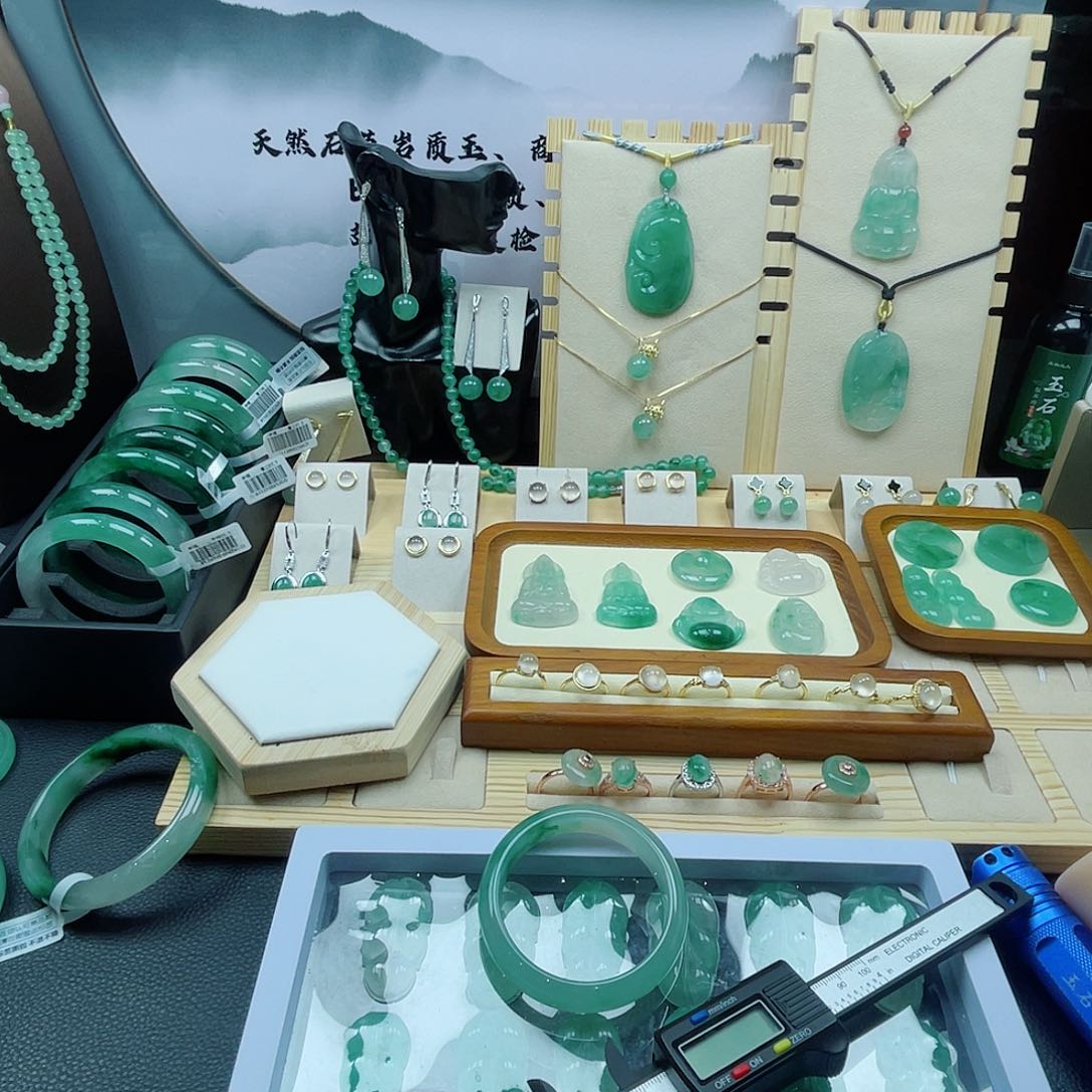 石英质玉手镯未镶嵌虔****开