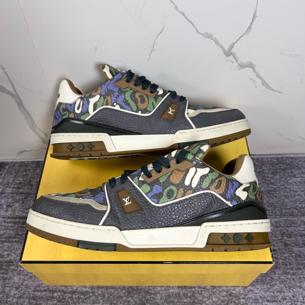 95新 LouisVuitton/路易威登 Trainer 皮革男款 灰绿蓝 43码 