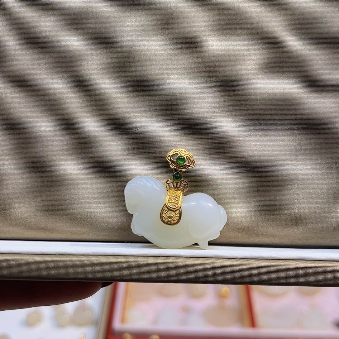 和田玉未镶嵌吊坠(不含链)