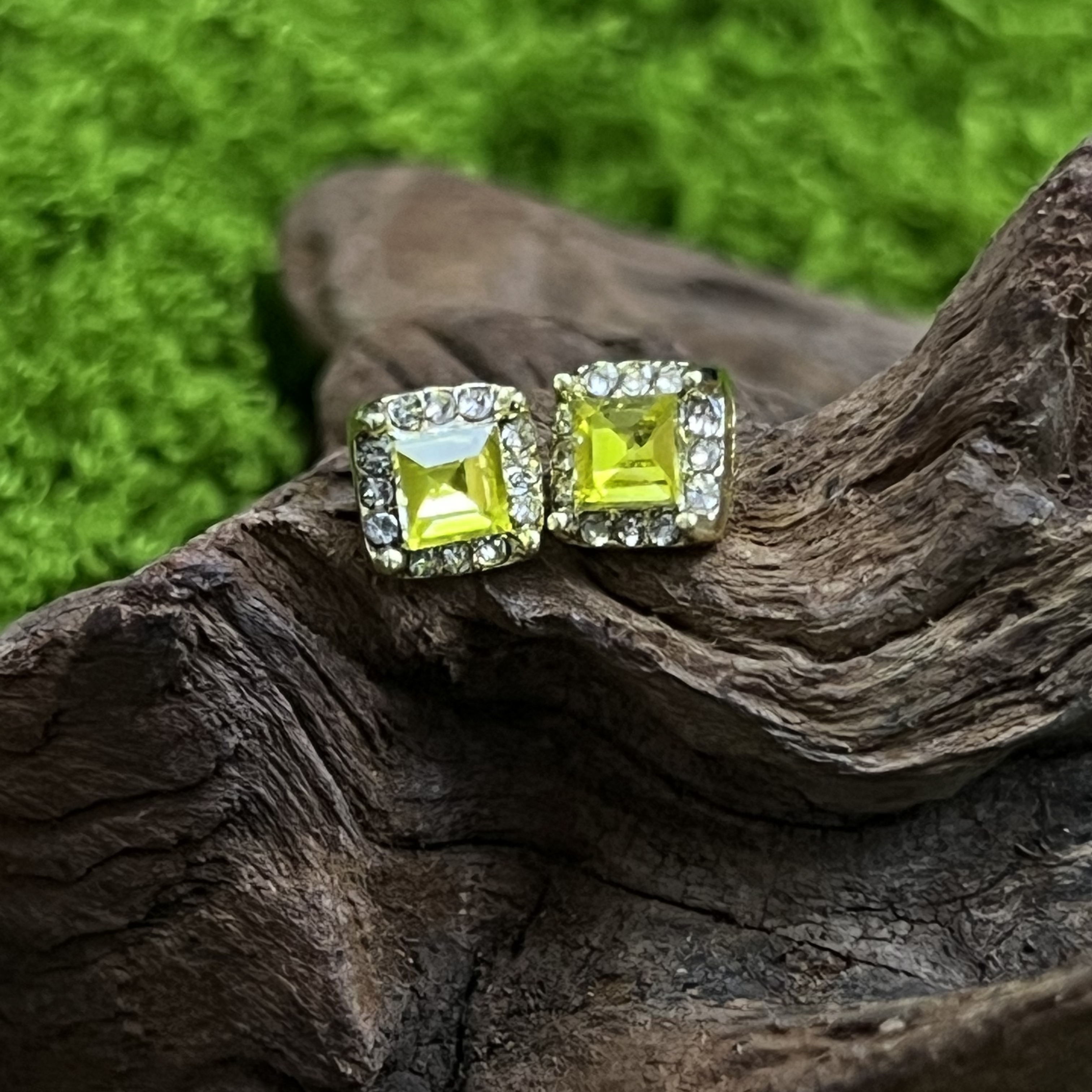 zz031精品高奢黄宝宝耳钉