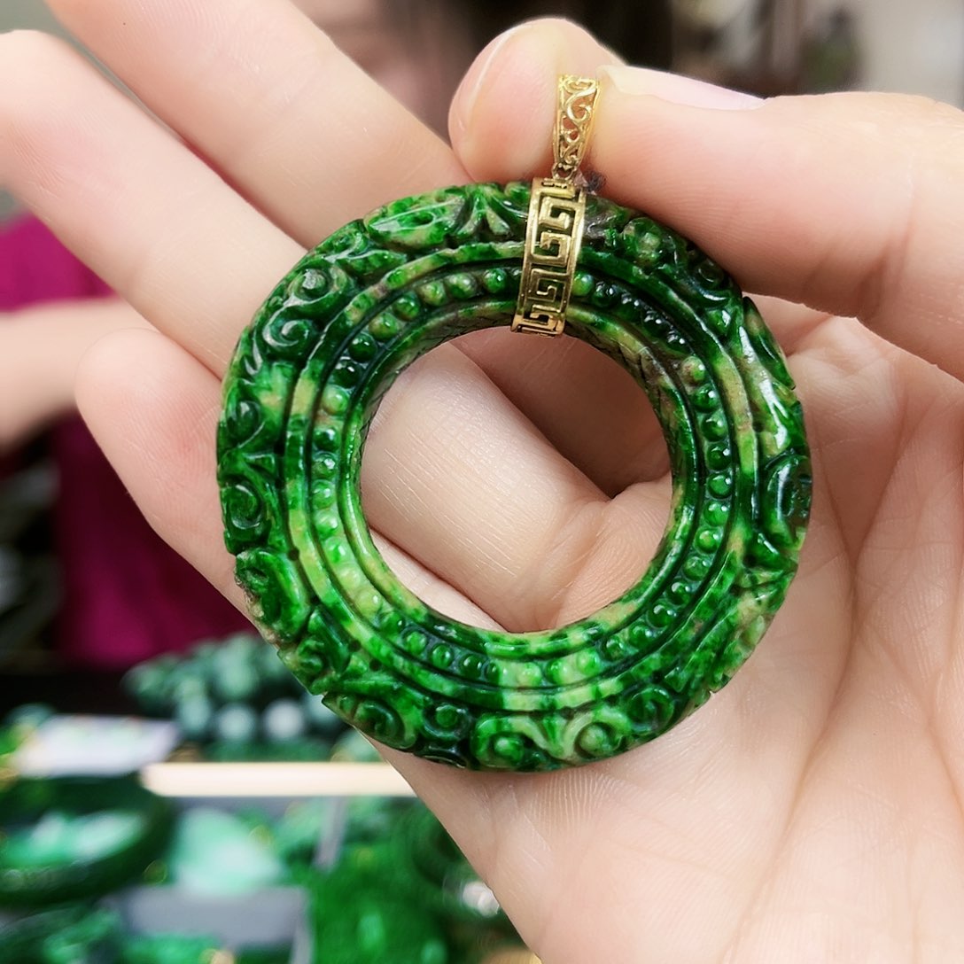 翡翠颈饰18K金镶嵌吊坠