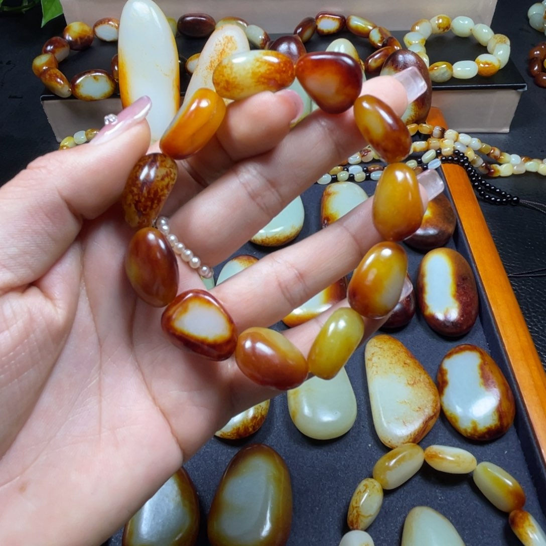 颈饰未镶嵌和田玉