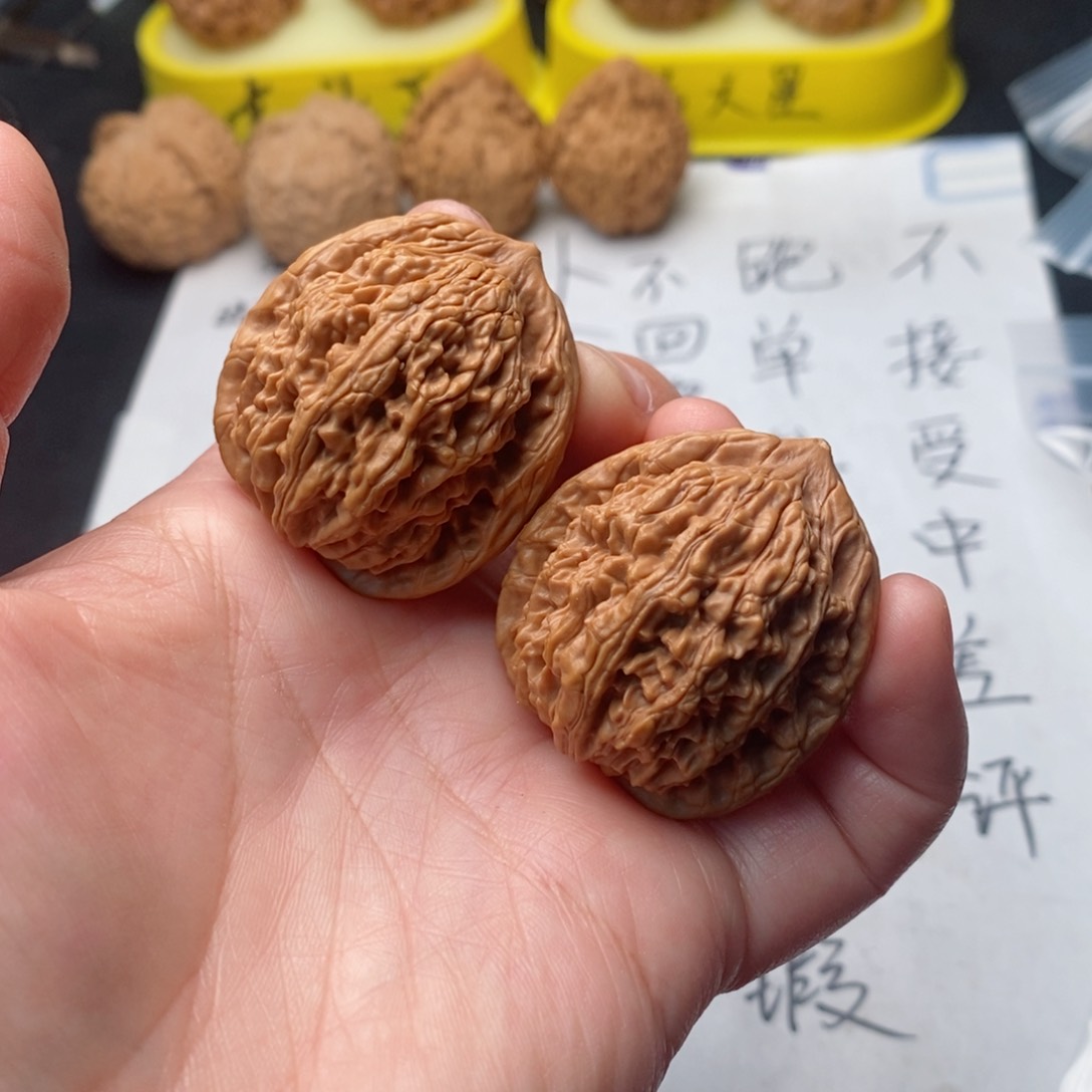 文玩核桃吊坠293。37虎头