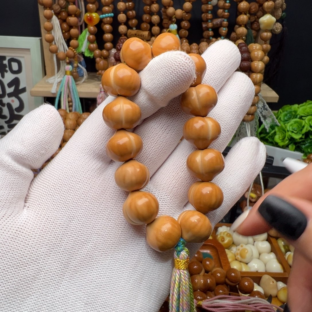 猴头核桃吊坠泡芙16+