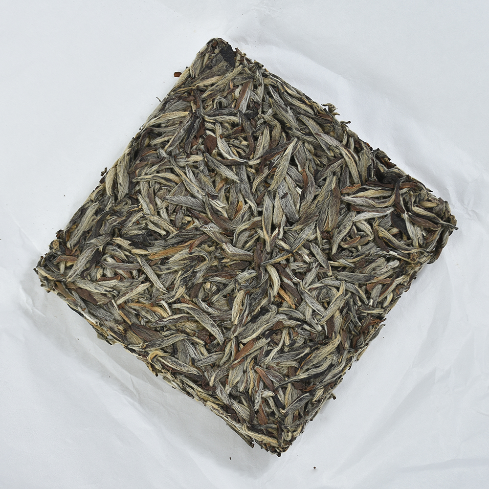 【琪琪专属】2017年珍藏白毫银针紧压老茶饼100g