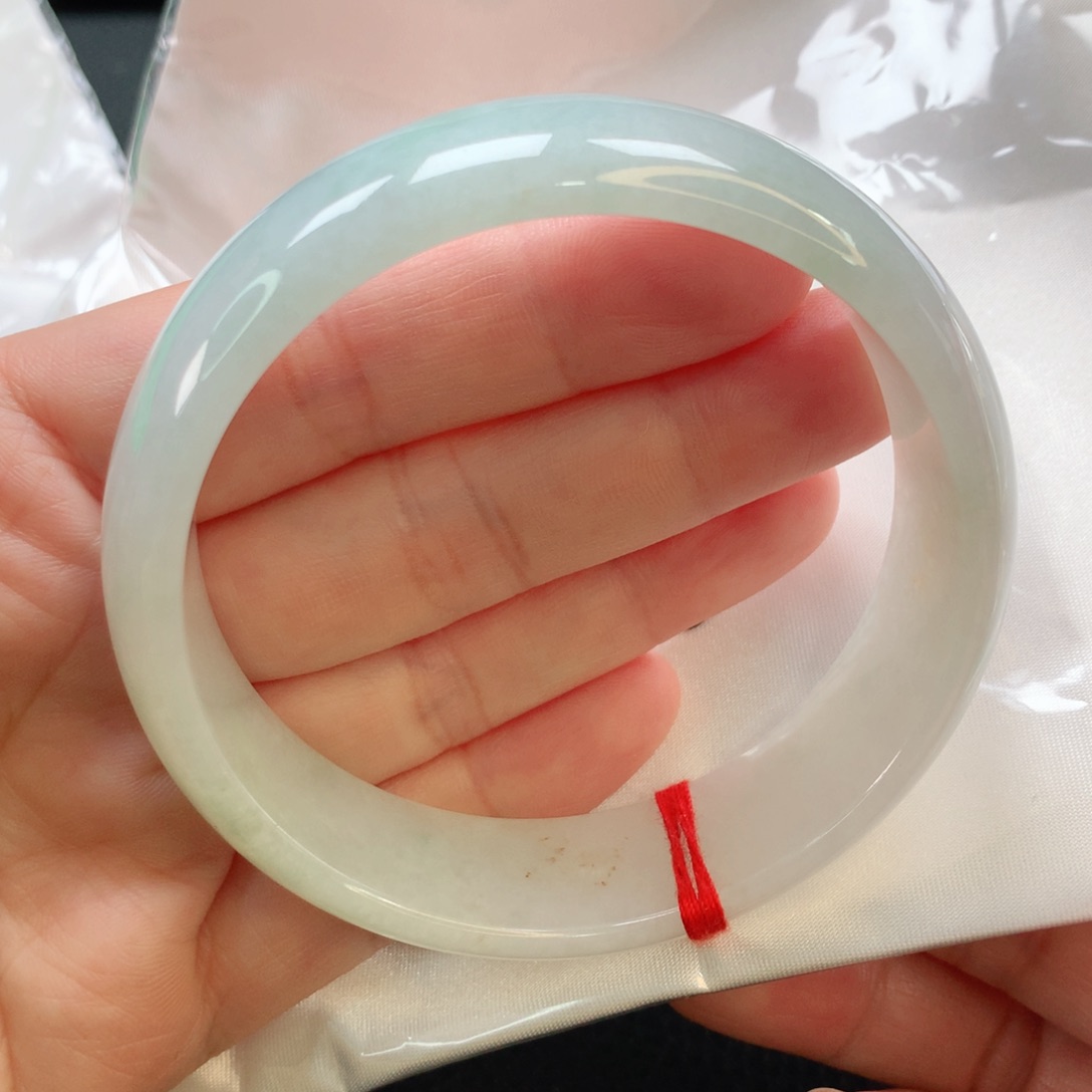翡翠手镯未镶嵌62轮胎