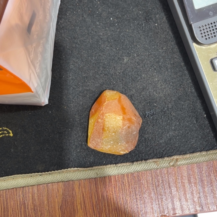 不***猪定制蜜蜡未镶嵌裸石