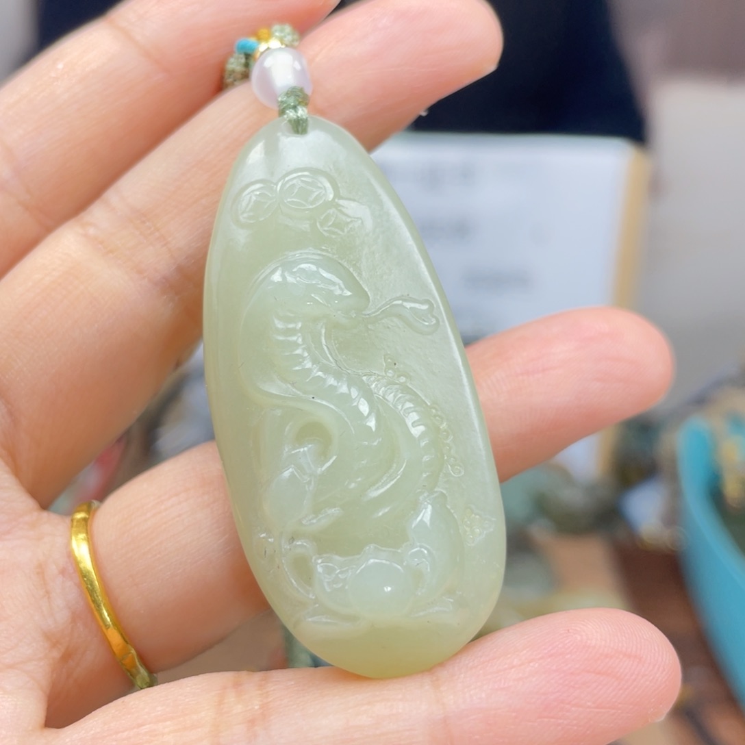 和田玉颈饰未镶嵌