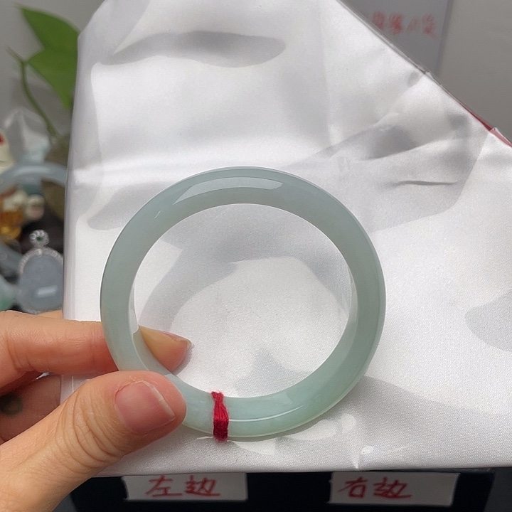 翡翠未镶嵌手镯52.8正圈