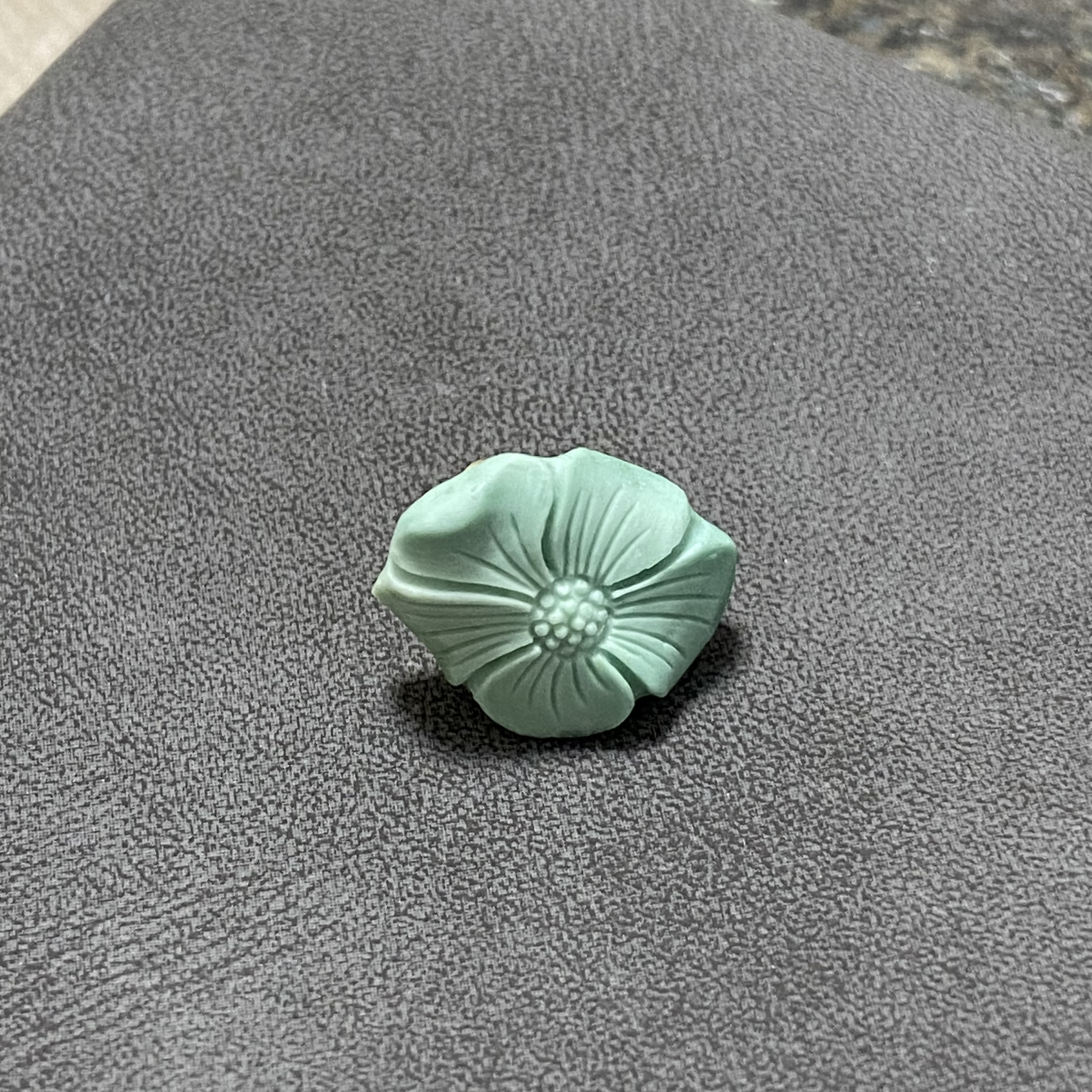 玉小满原矿绿松石蔷薇花侧挂吊坠