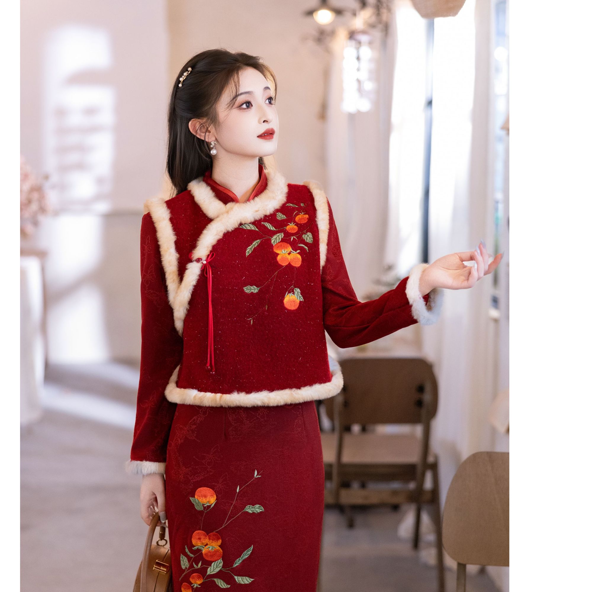 (柿柿如意)红色旗袍新中式国风马甲套装刺绣过年拜年服新年战袍