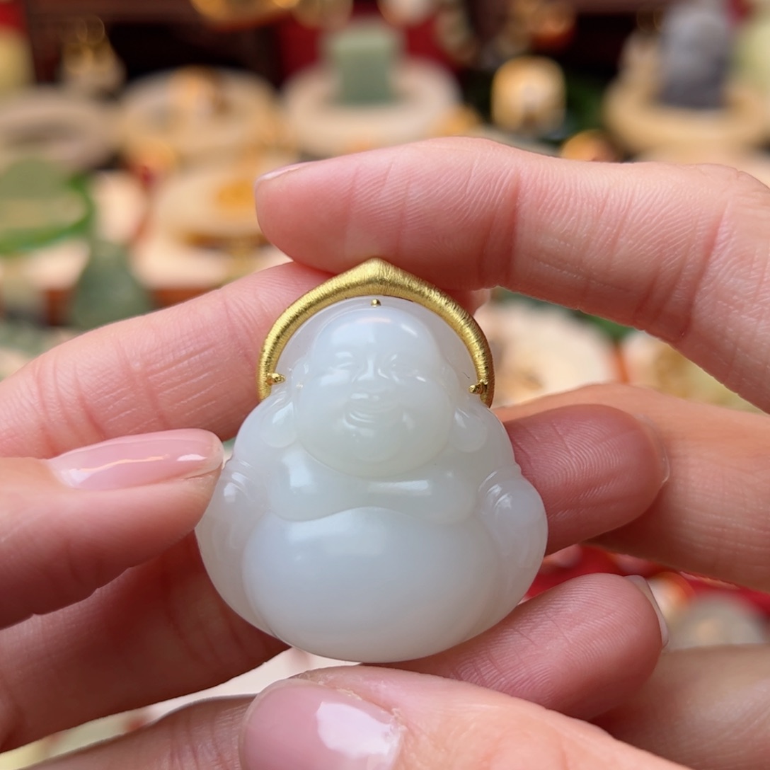 和田玉挂件18K金镶嵌