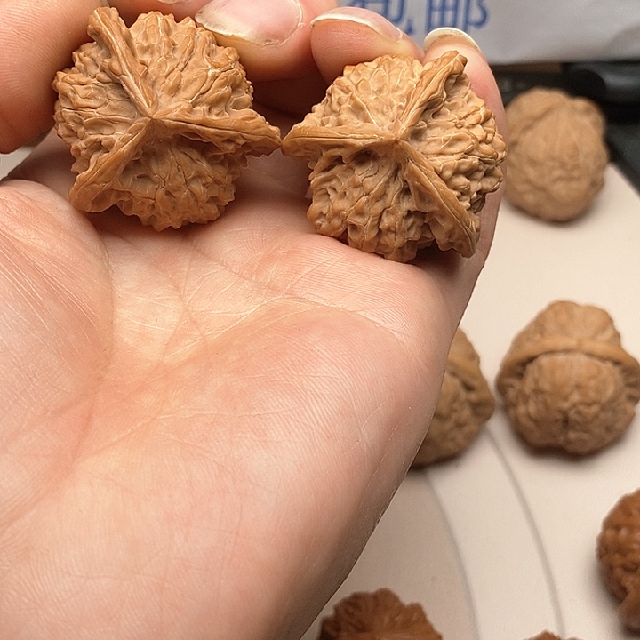 文玩核桃吊坠完**生