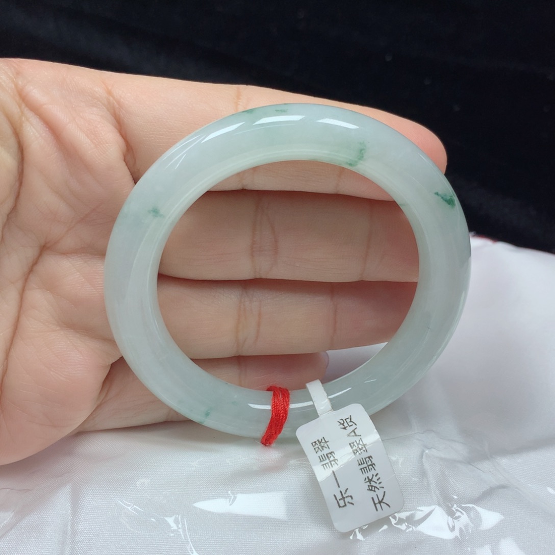 翡翠手镯（圆镯）未镶嵌53